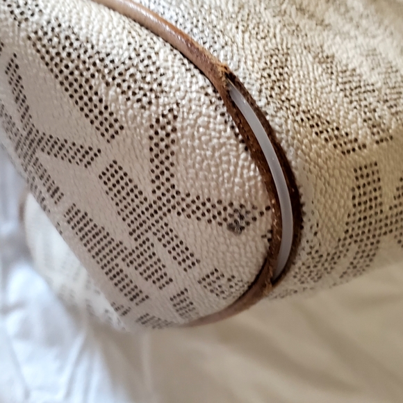 Michael Kors Satchel - Picture 11 of 16